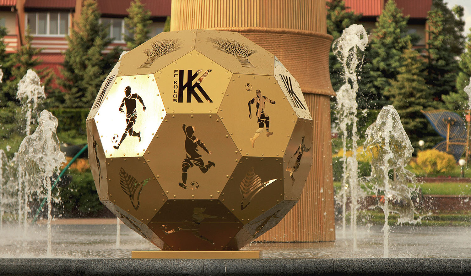 "FC Kolos" - Public art fountain with a sculptural composition - Фото №6