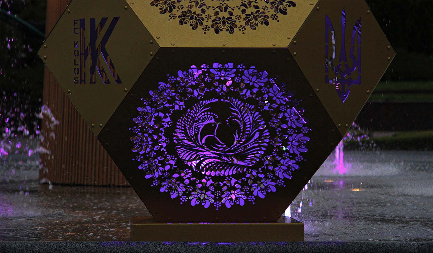 "FC Kolos" - Public art fountain with a sculptural composition - Фото №3