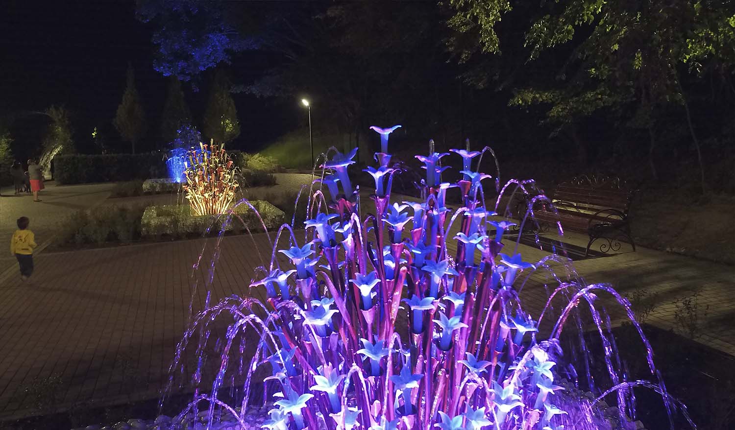 "Aqua-Flora" water public art installation - Фото №4