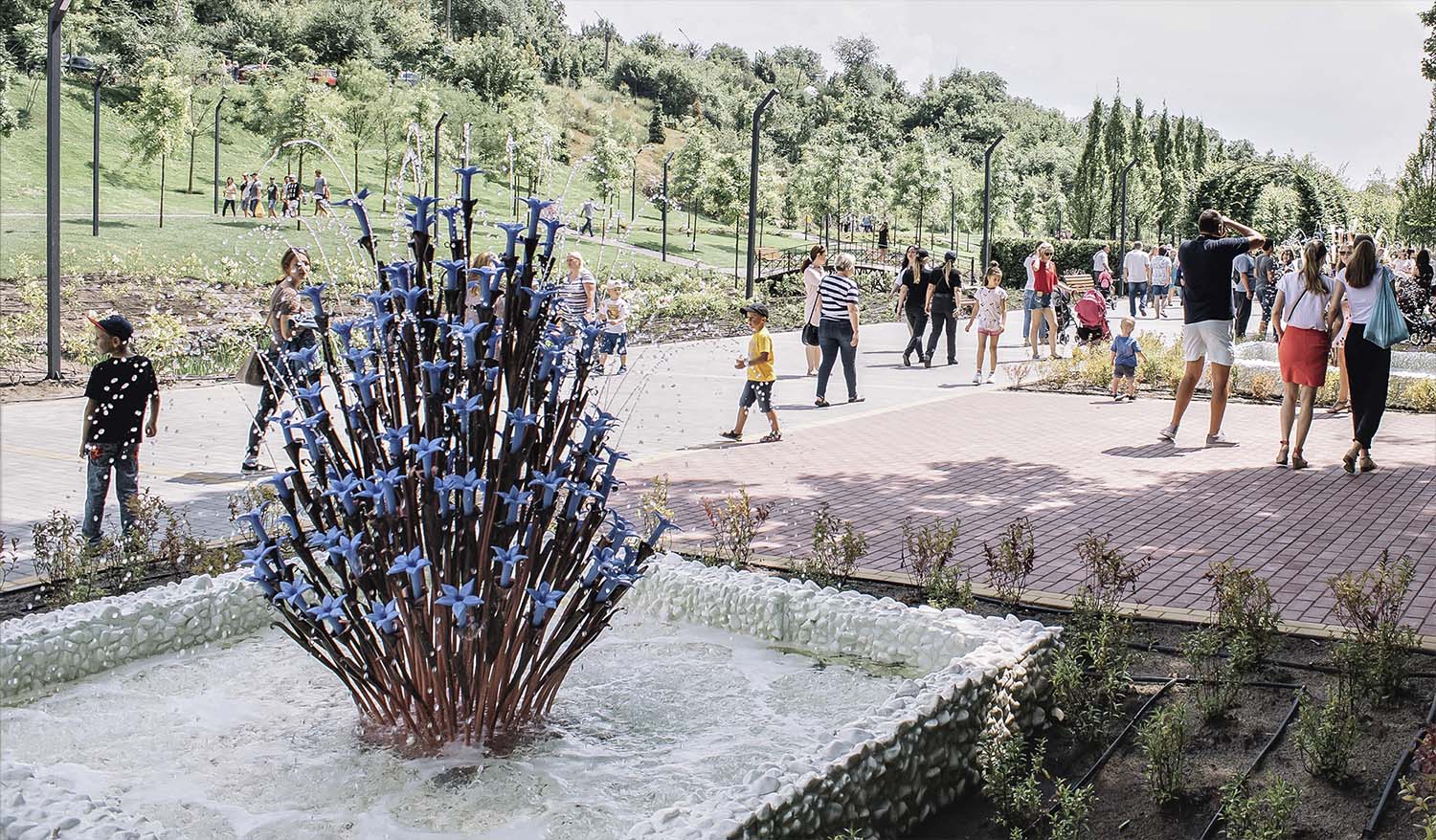 "Aqua-Flora" water public art installation - Фото №6