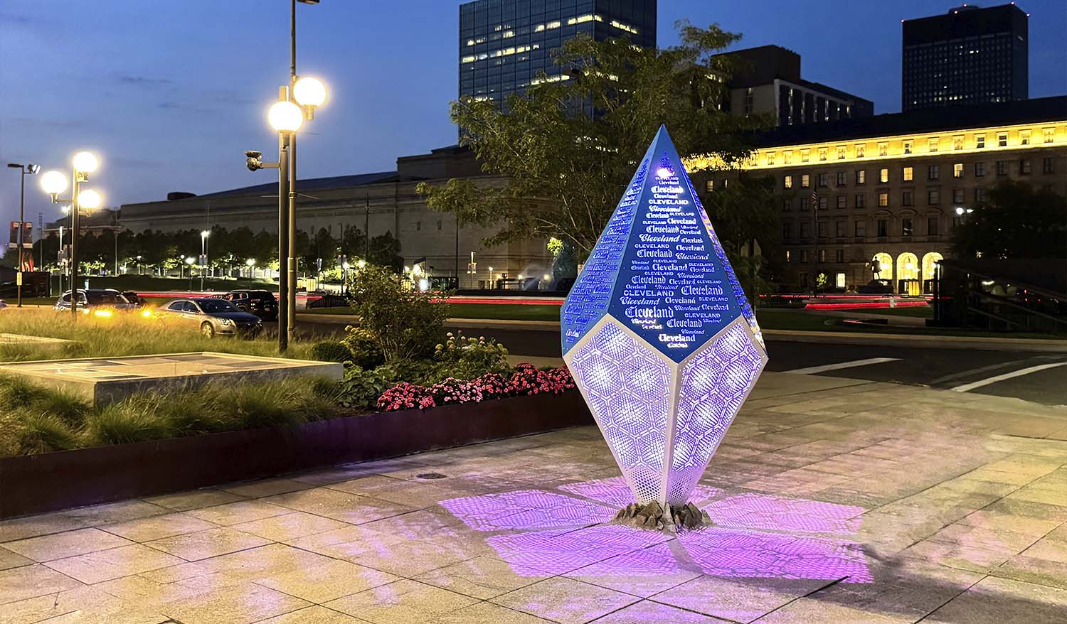 "Cleveland Crystal" public art installation - Фото №2
