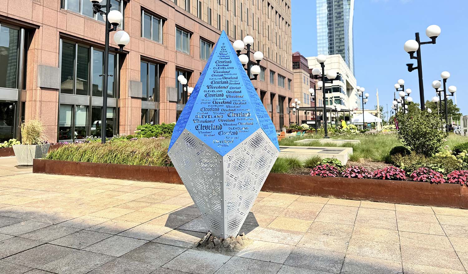 "Cleveland Crystal" public art installation - Фото №8
