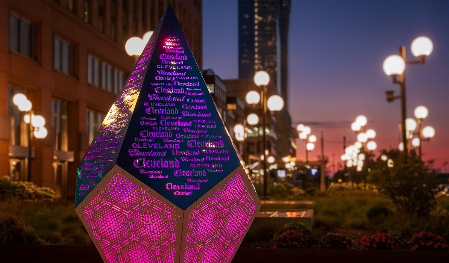 "Cleveland Crystal" public art installation - Фото №3
