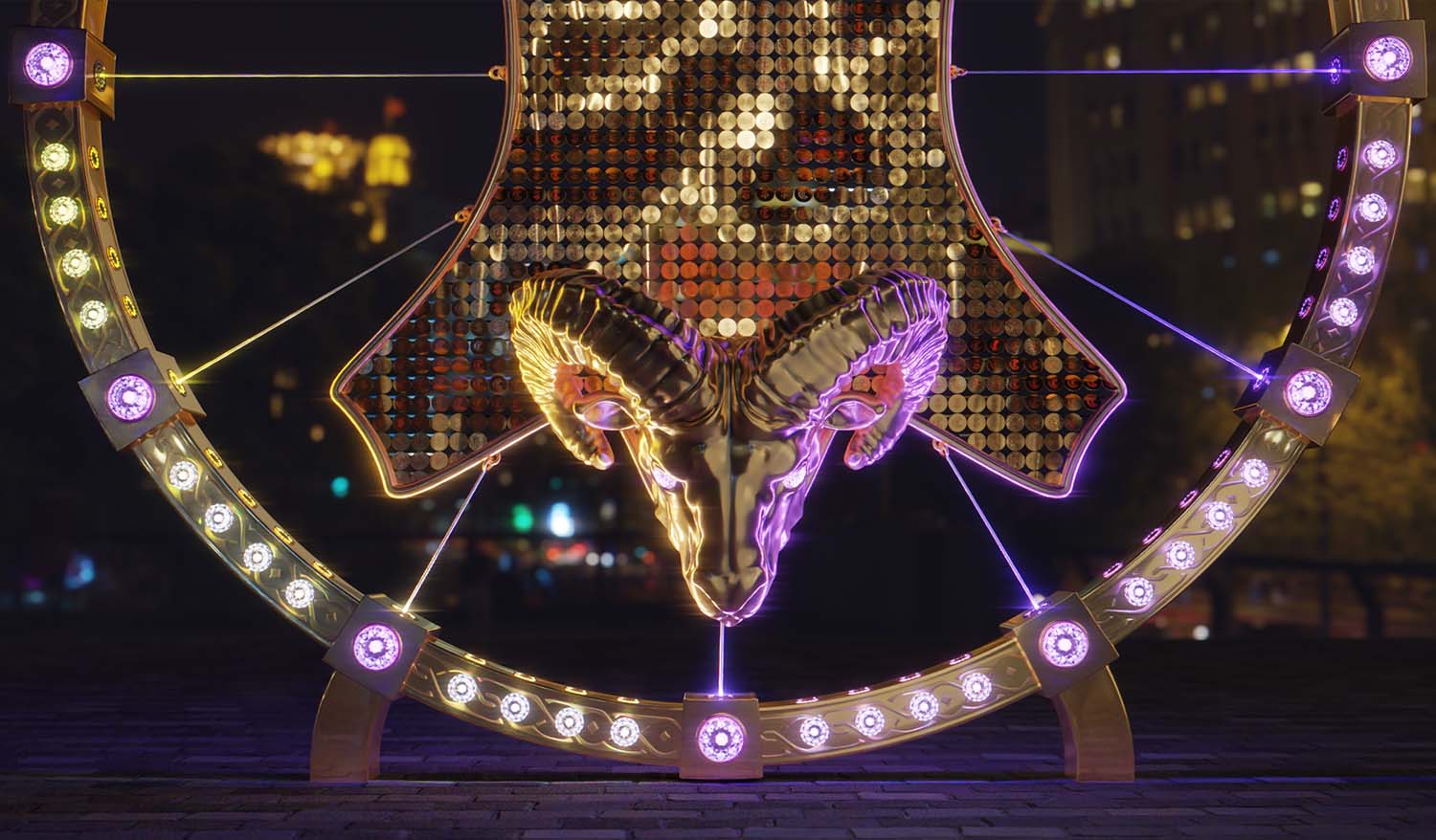 Фрагмент кинетической инсталляции «Золотое руно» ночью — крупный план золотой головы барана с неоновой подсветкой, окружённой круглой рамой с фиолетовыми и тёплыми LED-элементами.