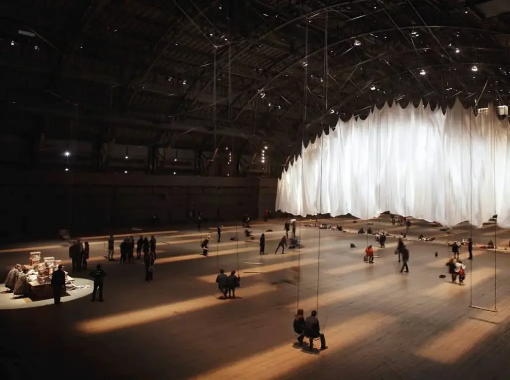 The event of a thread (annhamiltonstudio.com)