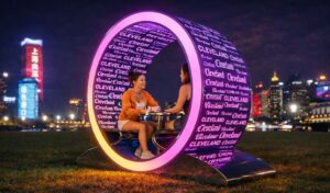Интерактивное публичное искусство «Городские порталы»